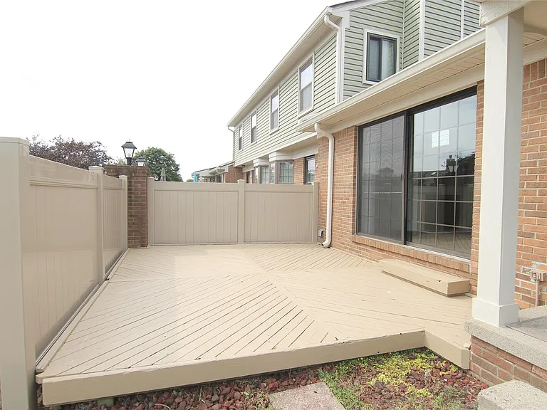 31119 Country Blf — Photo 3