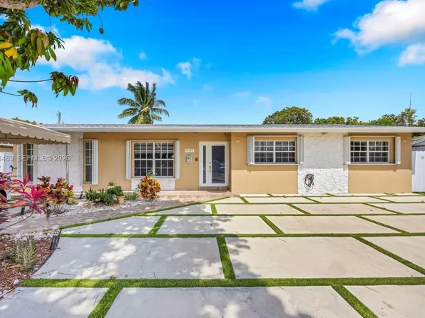 15725 SW 102nd Pl, Miami, FL 33157
