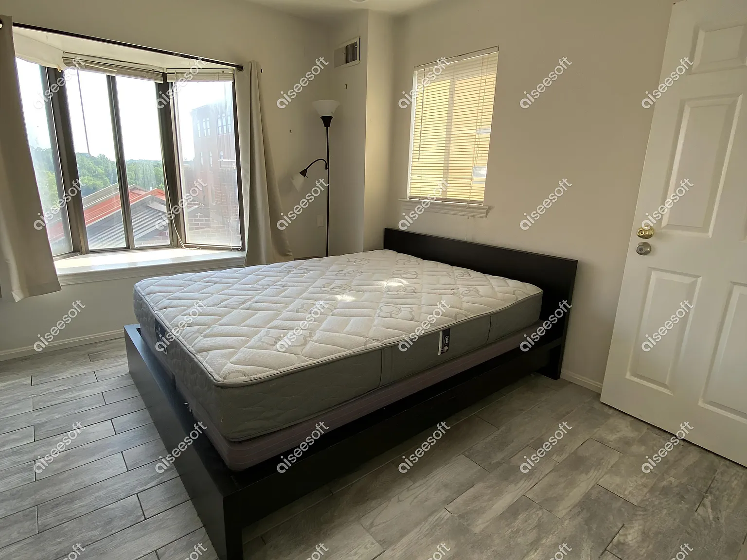 2 bed, 900 sqft, $3,650 — Photo 2