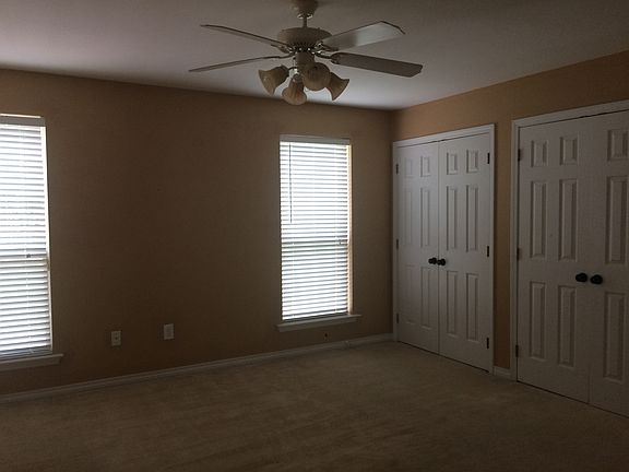 5th image of 146 Lazy Creek Dr