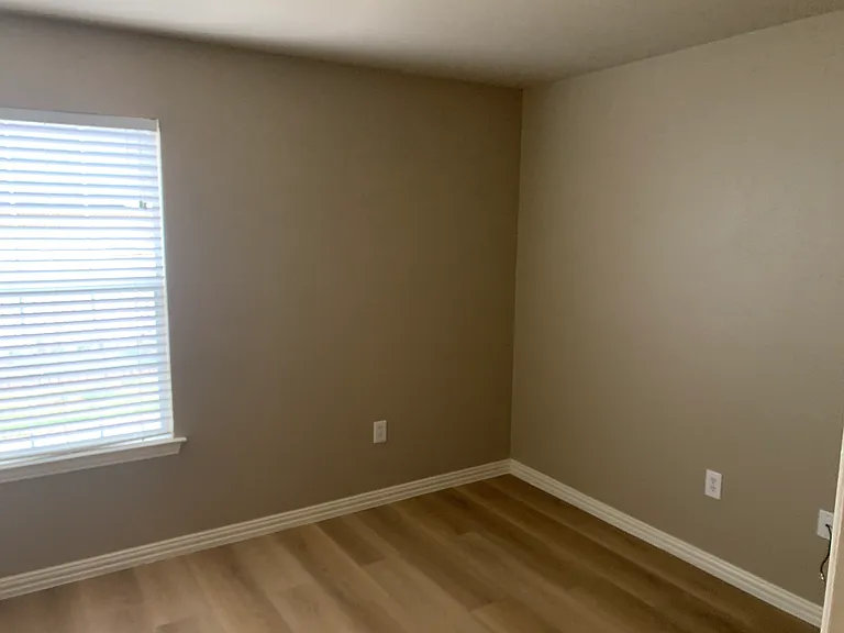 451 W Van Alstyne Pkwy — Photo 7