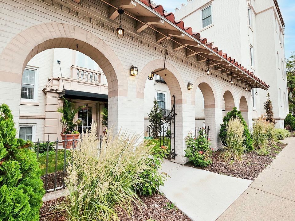 Welcome to Central Lakes of Uptown, where charming architecture meets modern living. Enjoy spacious interiors, beautiful landscaping, and a vibrant community atmosphere. DonAE'AAAAAaAAAAAAaAAAt miss out on your new homeAE'AAAAAaAAAAAAaAAAschedule a visit 