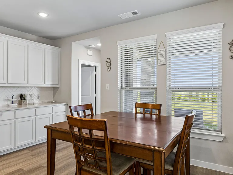 2321 Green River Rd — Photo 23