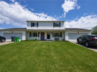 1831-1833 Cloveridge Dr, Orrville, OH 44667