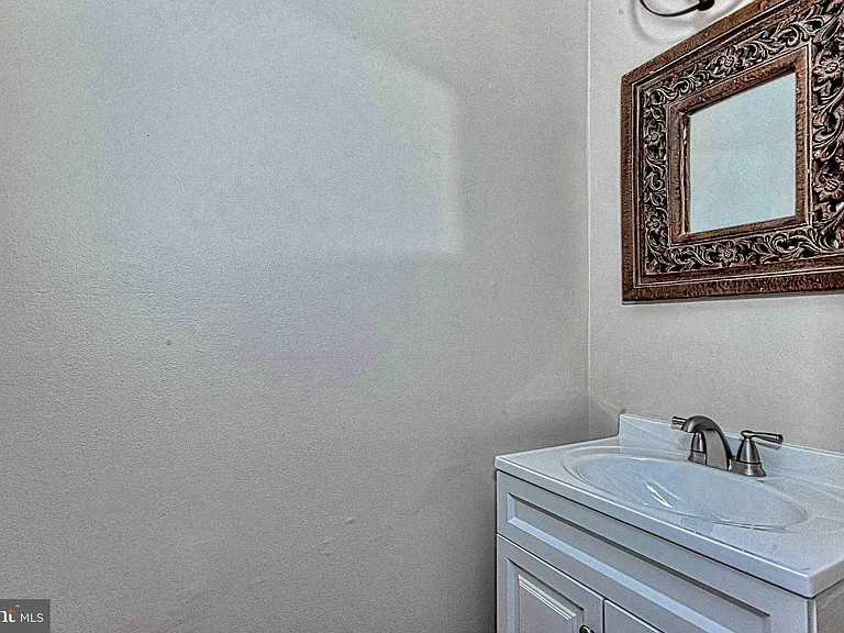 8467 Ivy Glen Ct — Photo 21