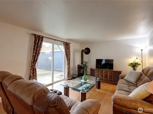 11424 SE 257th Place #F108, Kent, WA 98030