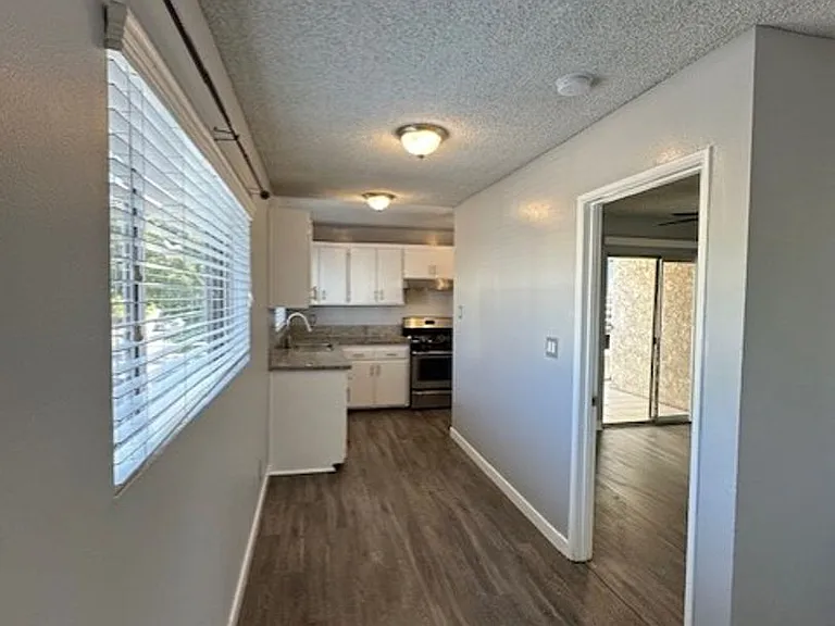 Newly Remodeled Beautiful 1 Bedroom/ 1 Bathroom Apartment! With Parking! — Photo 9