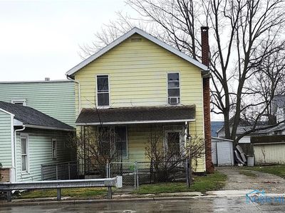 351 W South St, Fostoria, OH, 44830