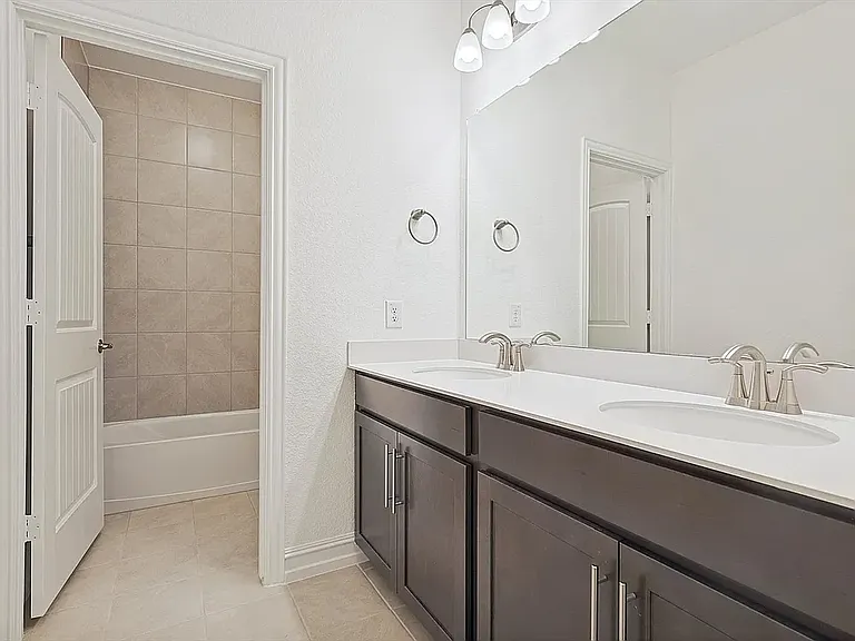 3621 Cadogan St — Photo 13