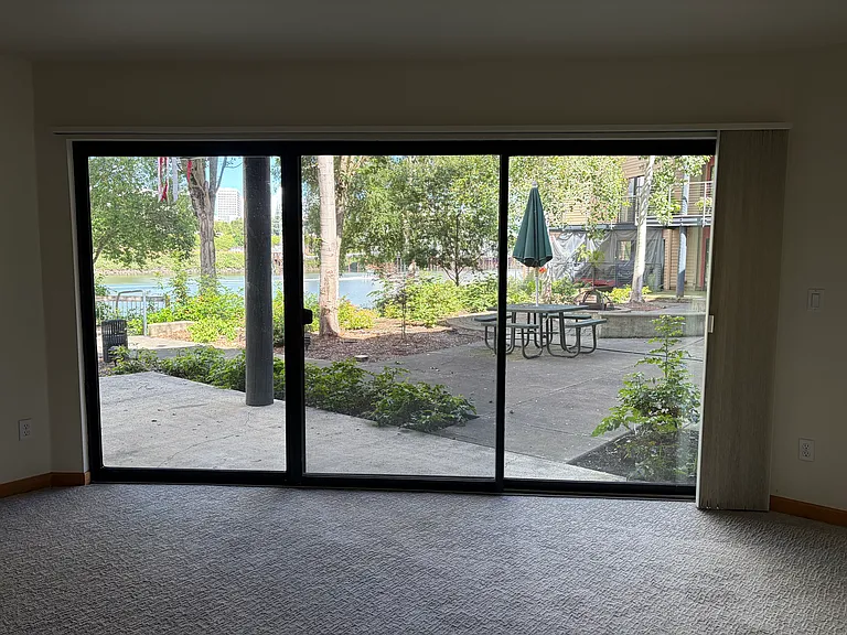 920 NW Naito Pkwy #J24 — Photo 2