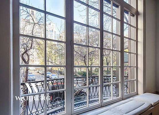 Rented by Warburg | media 32