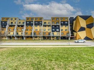 185 Kehl St #214, Kitchener, ON N2M5B9