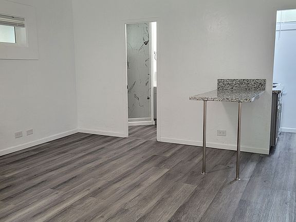 4th image of 454 Kuamoo St APT A