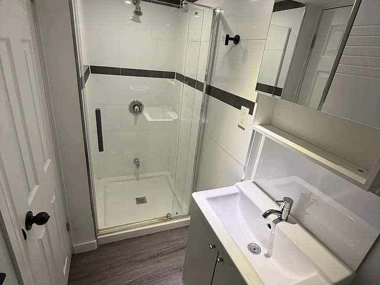 2238 Delkus Cres #BASEMENT — Photo 12