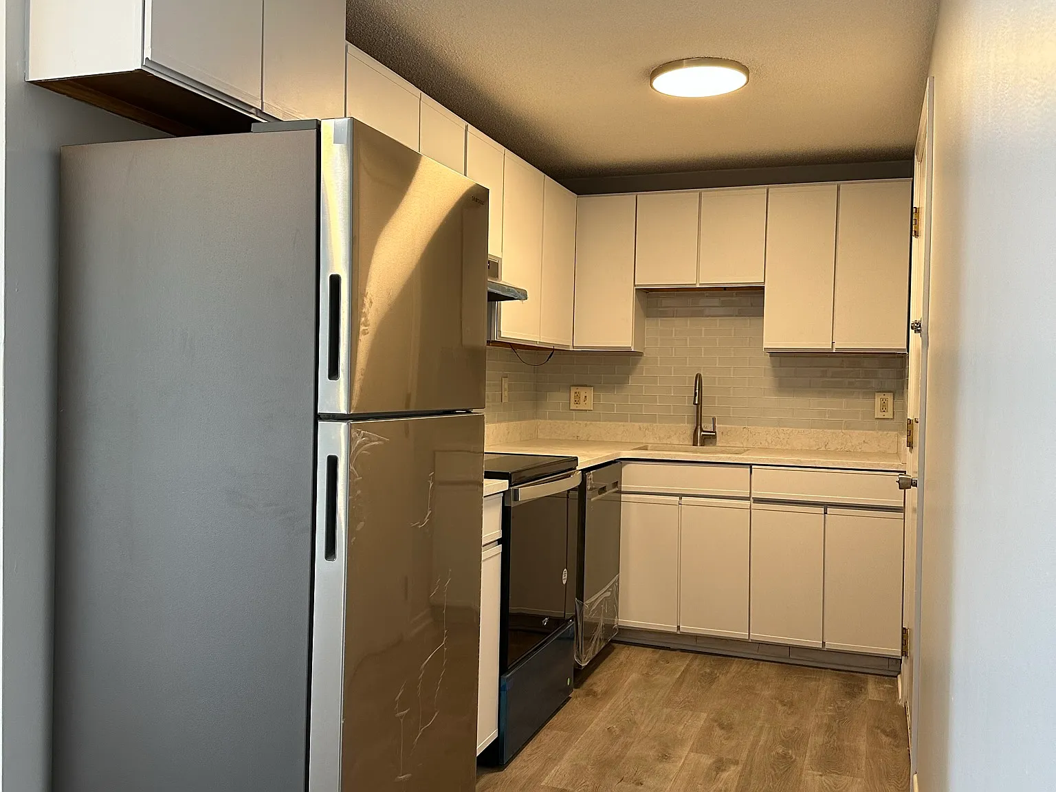 1 bed, 630 sqft, $2,100 — Photo 3