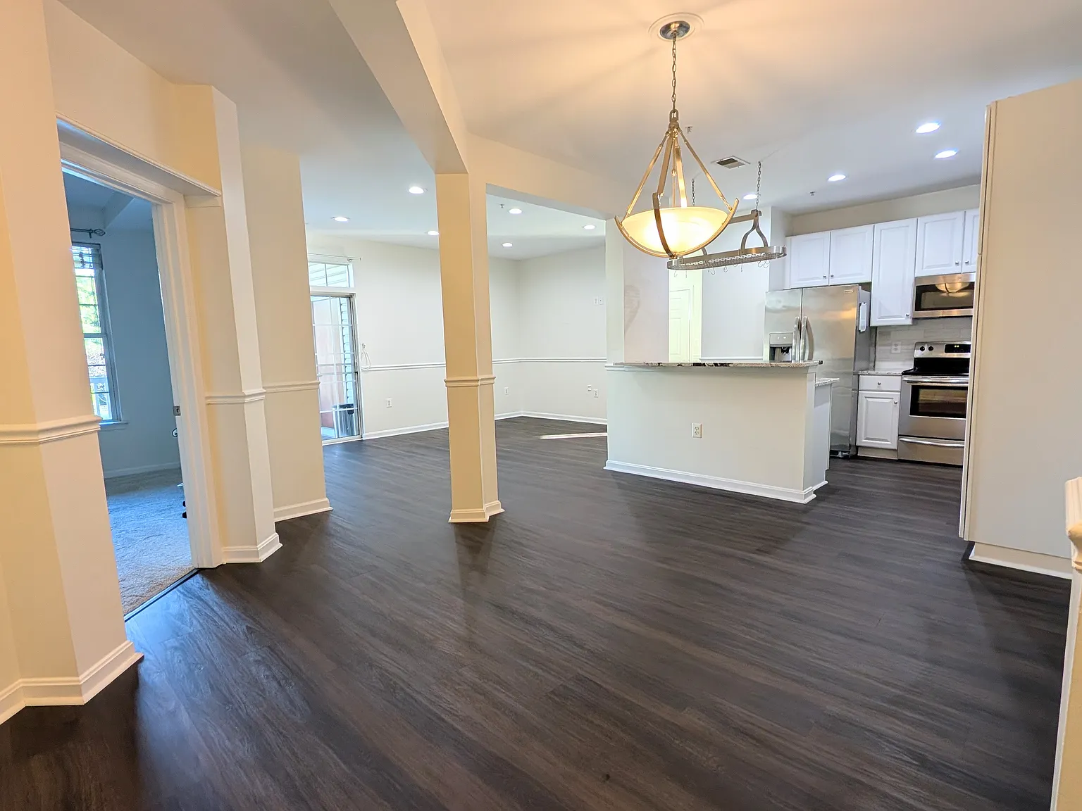 3 bed, 1322 sqft, $3,100 — Photo 3