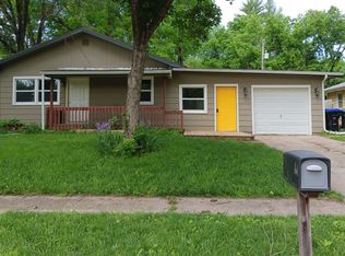 2613 SW James St, Topeka, KS 66614