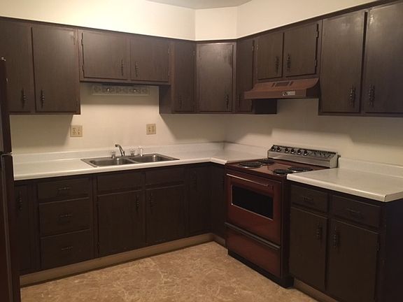 3rd image of 400 Tracy Ln APT 10