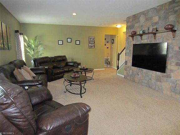 3rd image of 2460 Berkshire Ave