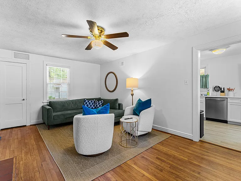 5701 Wythe Ave — Photo 12