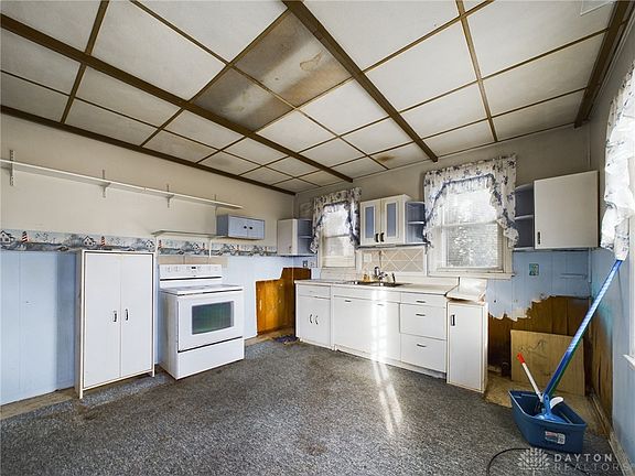 5th image of 225 12th St