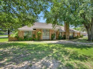 2002 S Village Dr, Bonham, TX 75418