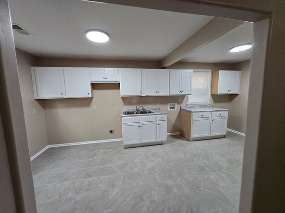 5th image of 1947 Clovia Ln