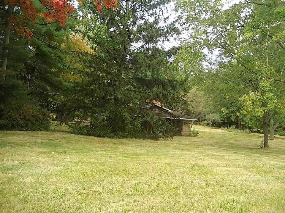 2nd image of 110-112 E South Range Rd