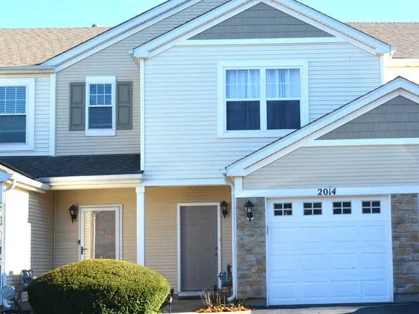 2014 Limestone Ln, Carpentersville, IL 60110