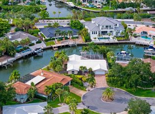 565 Commonwealth Pl, Sarasota, FL 34242
