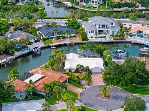 565 Commonwealth Pl, Sarasota, FL 34242