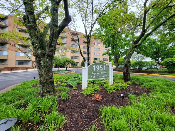 1951 Sagewood Ln APT 122, Reston, VA 20191