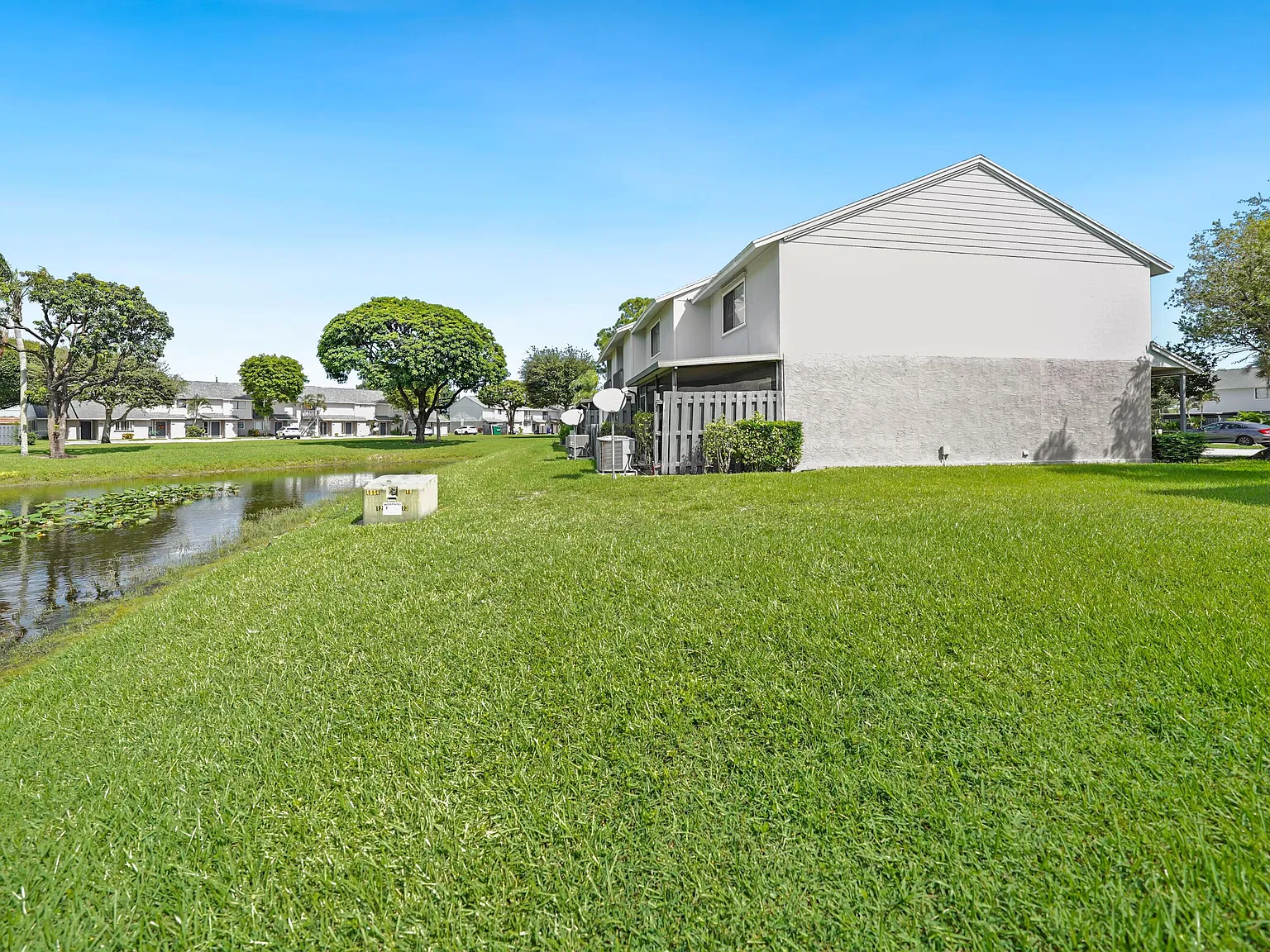 2 bed, 2.5 bath, 1226 sqft, $2,175 — Photo 3