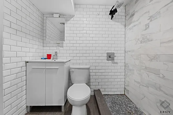 Rented by ERNY LLC | media 14