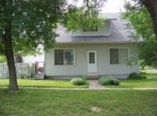 211 S Myrtle St, Hooper, NE 68031