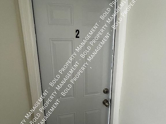 2nd image of 121-123 N 9th St #2