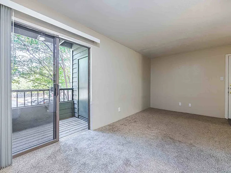 Promontory Point Apartments — Photo 20