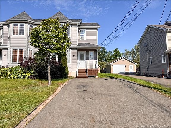 2nd image of 39 Christopher Cres