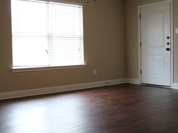 5th image of 3216-3218 Cherry Ln Unit 3216