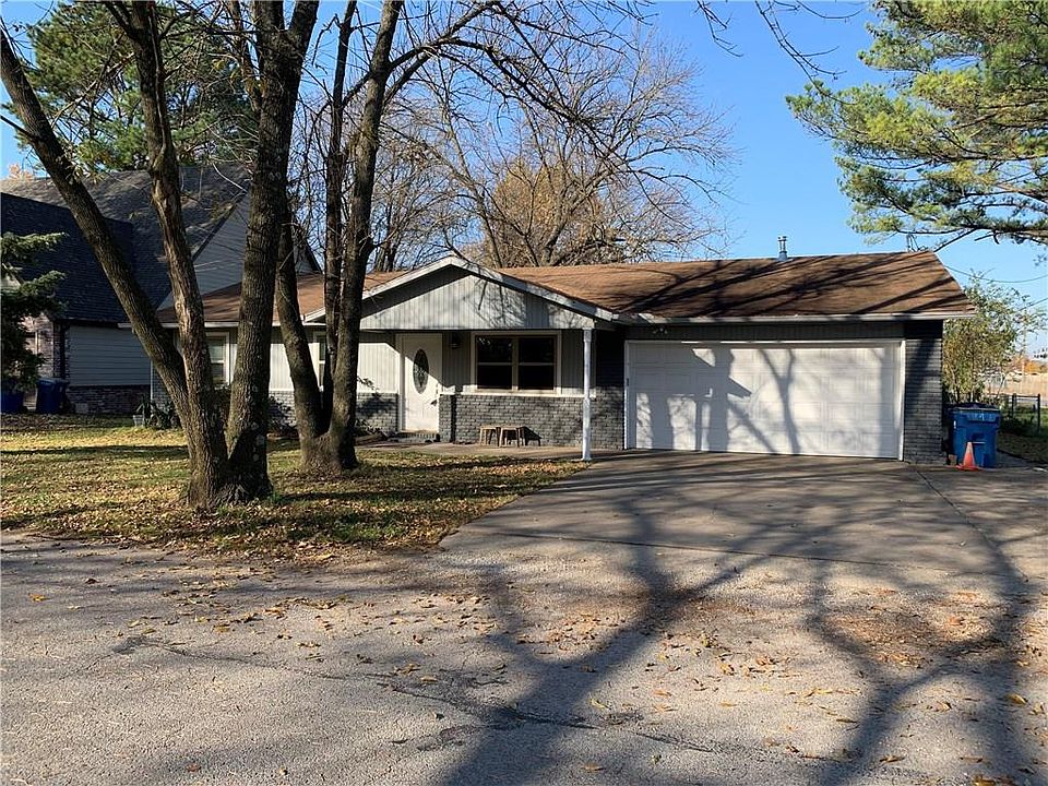 1st image of 2102 Delwhite Dr