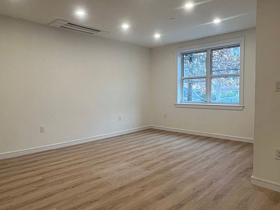 4th image of 39-44 47th Ave #103
