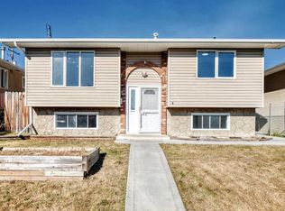 235 S Margate Close NE, Calgary, AB T2A 3E5