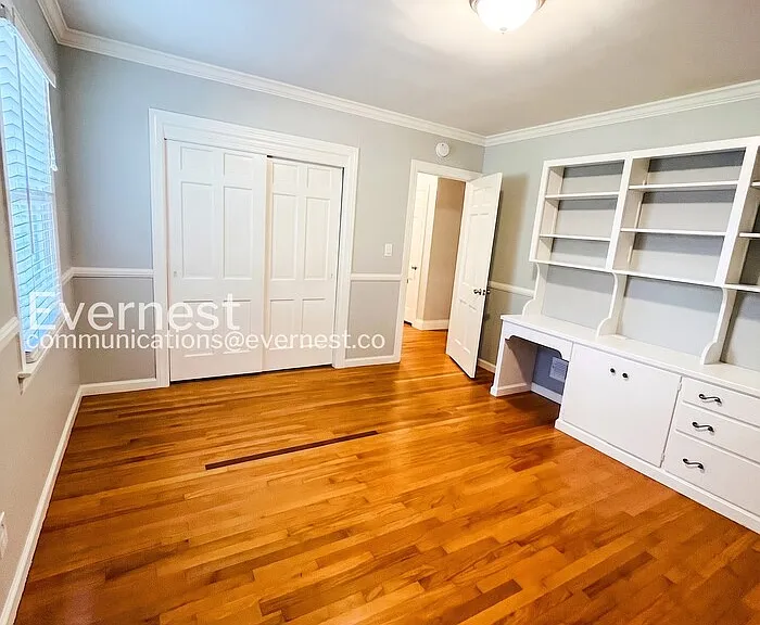 570 Hawkins Dr — Photo 15