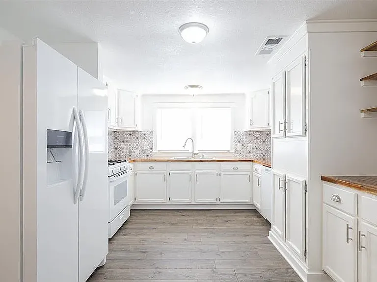 3630 Benton Rd — Photo 4