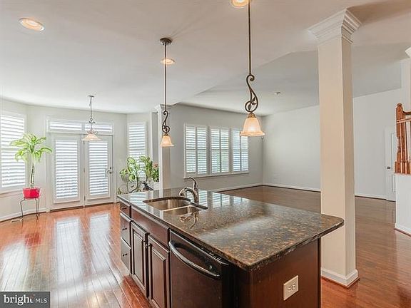 4th image of 16413 Regatta Ln