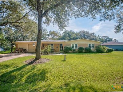 502 Avenue G, El Campo, TX, 77437