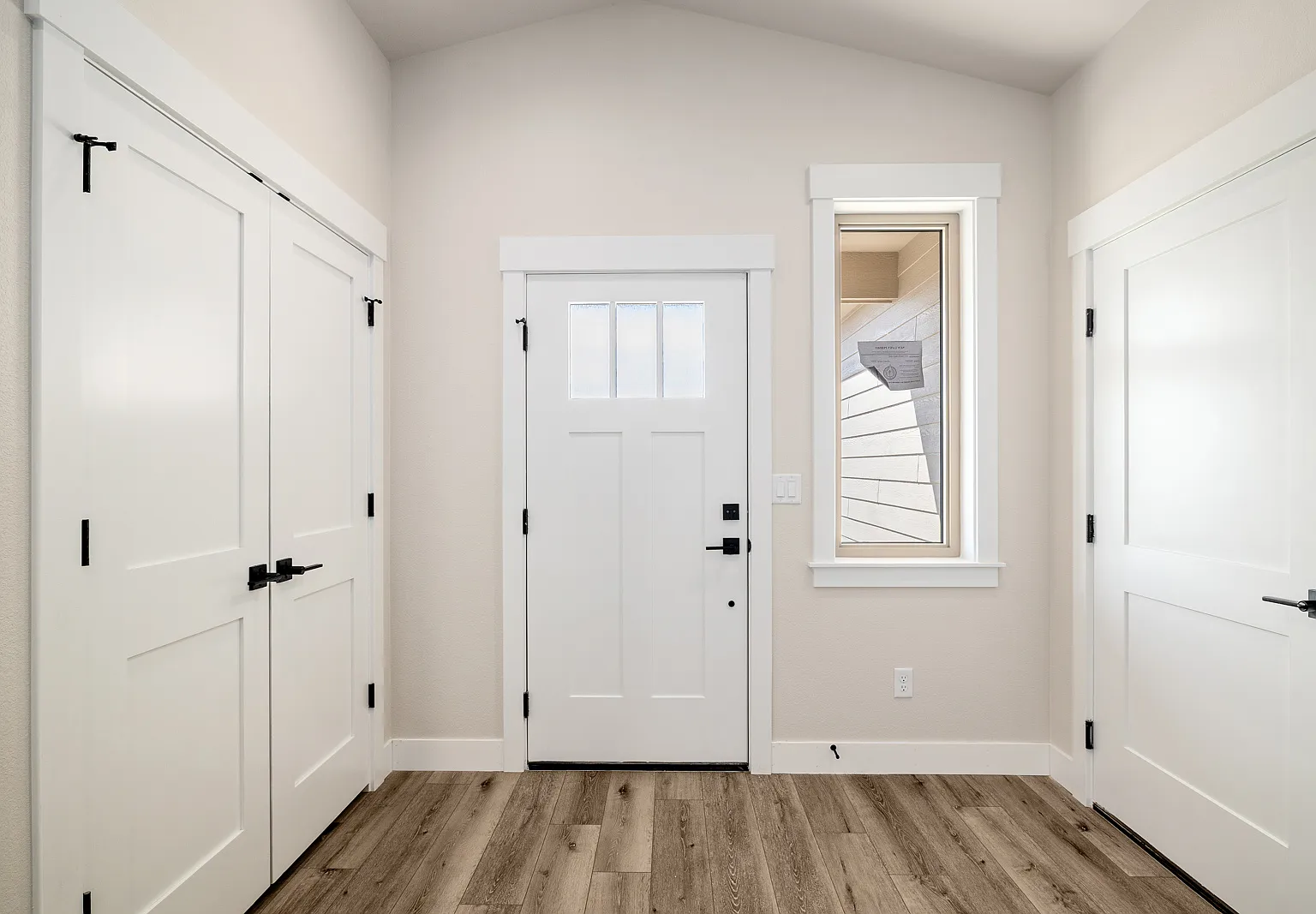 4 bed, 2680 sqft, $3,200 — Photo 4