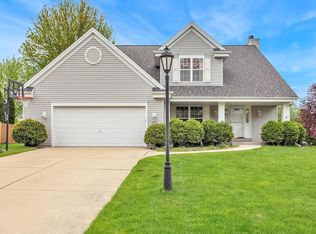 W143N9814 Ridgewood Ln, Germantown, WI 53022