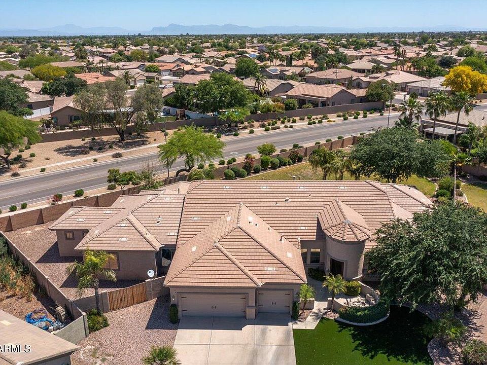 1st image of 2644 E COLONIAL Court