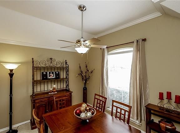 4th image of 1637 Niagara Blvd